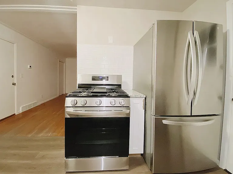3044 Buchanan St NE — Photo 4