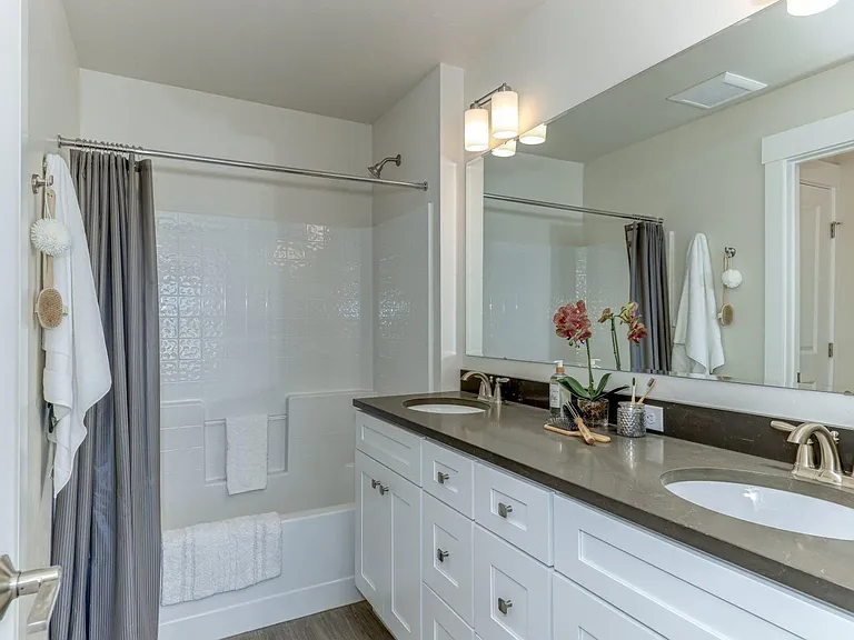 Cedar Crossing Luxury Townhomes — Photo 14