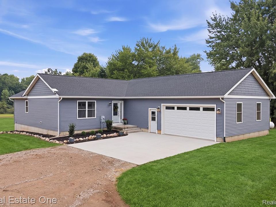 1st image of 1583 Tomlinson Rd