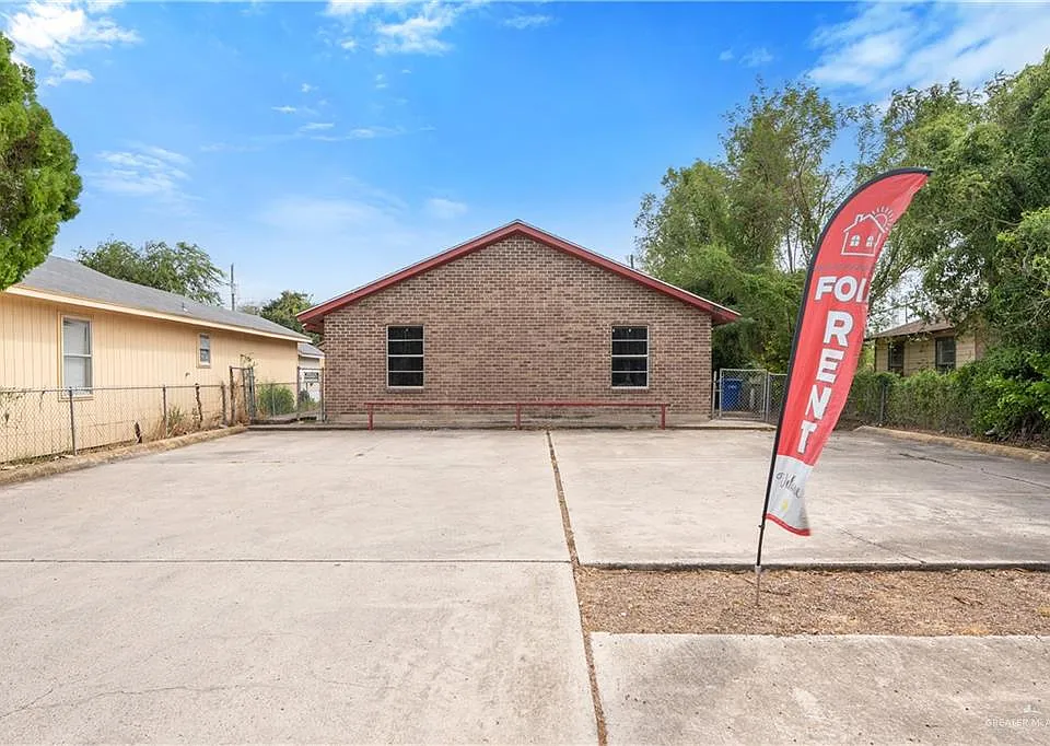 2109 Date Palm Ave