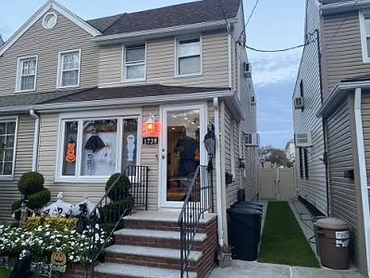 Sold by Bergen Basin Real Estate | media 1