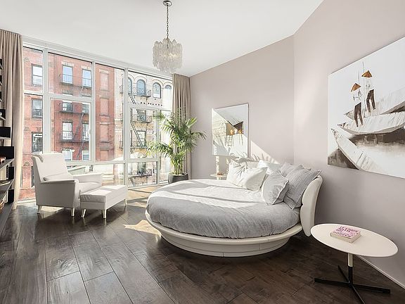3rd image of 475 Greenwich St APT 4B