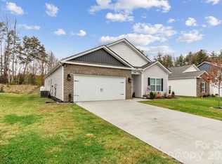 345 Ridgeview Ln, Mars Hill, NC 28754