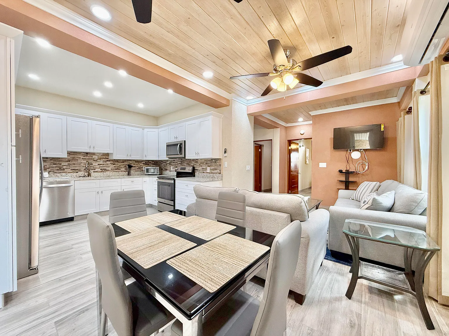 2 bed, $5,000 — Photo 2