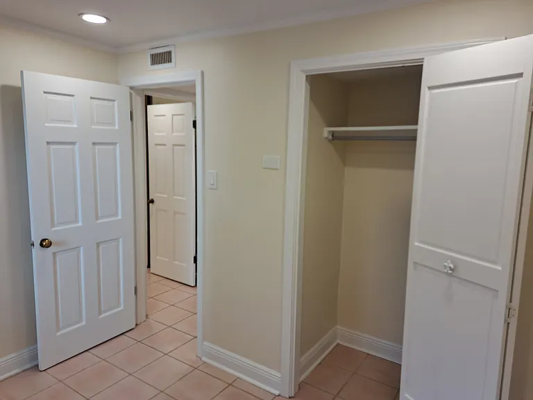 617 Dauphine St #9 — Photo 23