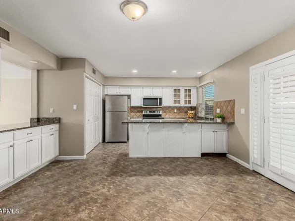 8538 E MCDONALD Drive, Scottsdale, AZ 85250