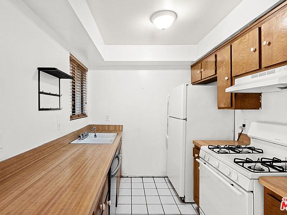 3rd image of 10521 National Blvd APT 106
