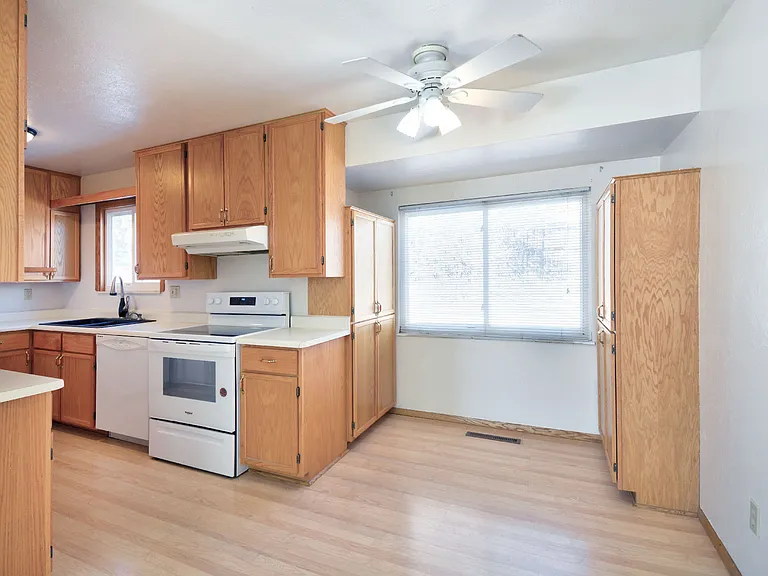 2740 El Capitan Dr — Photo 5