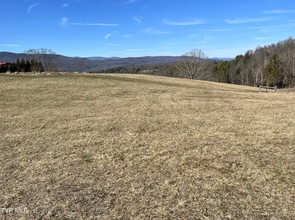 674 Forrester Hollow Ln, Mountain City, TN 37683