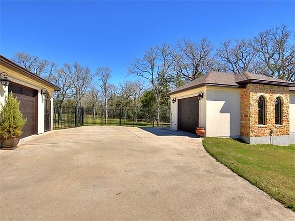 3rd image of 395 Stephen F Austin Blvd