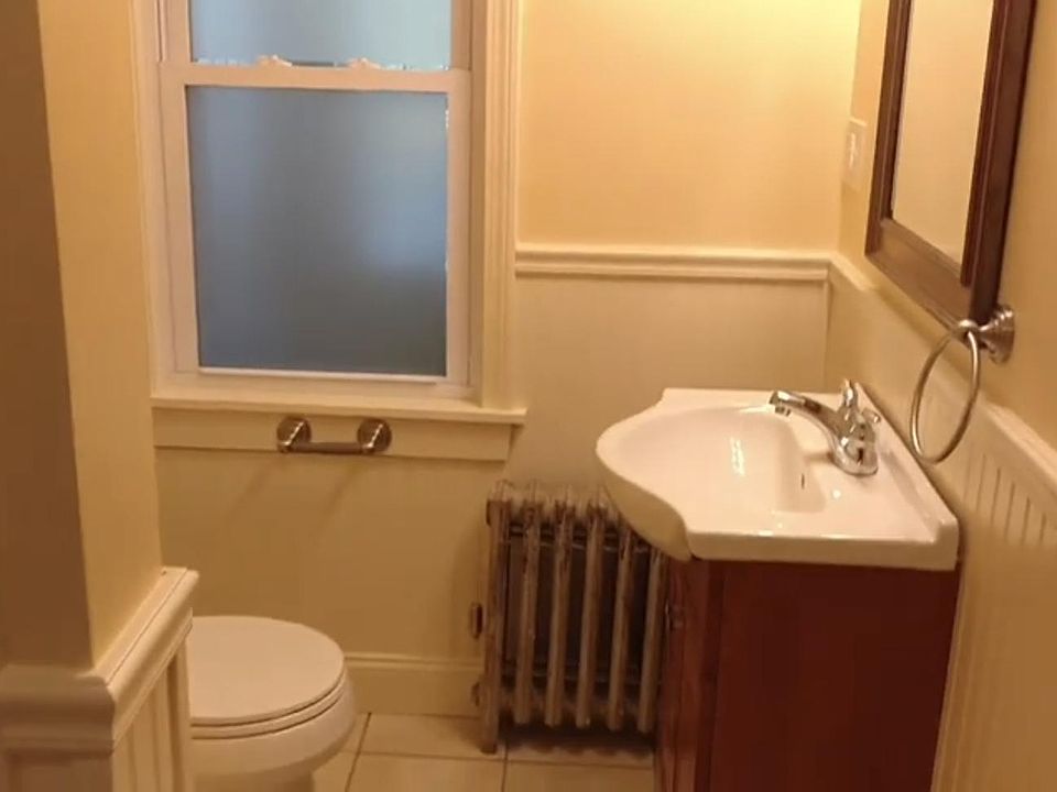 122 Chestnut St Southbridge, MA, 01550 Apartments for Rent Zillow