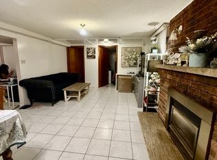 1048 Garth St #2, Hamilton, ON L9C4L6