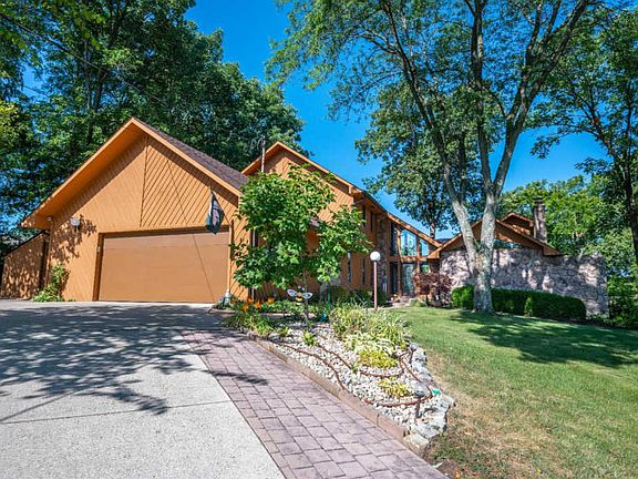 2nd image of 9049 Revere Ct