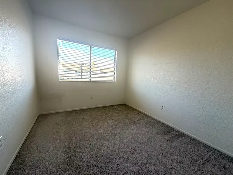 194 Greenmoor #85 — Photo 15