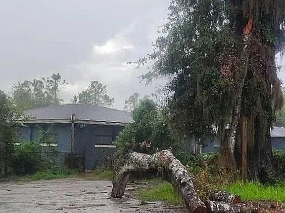 3rd image of 11911 Circle B Rd