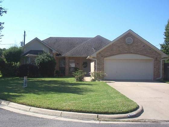 1st image of 3704 Meadowcreek Ct