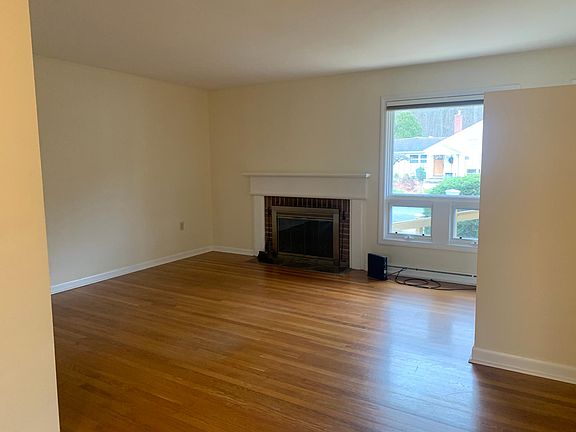 2nd image of 117 Wildwood Dr