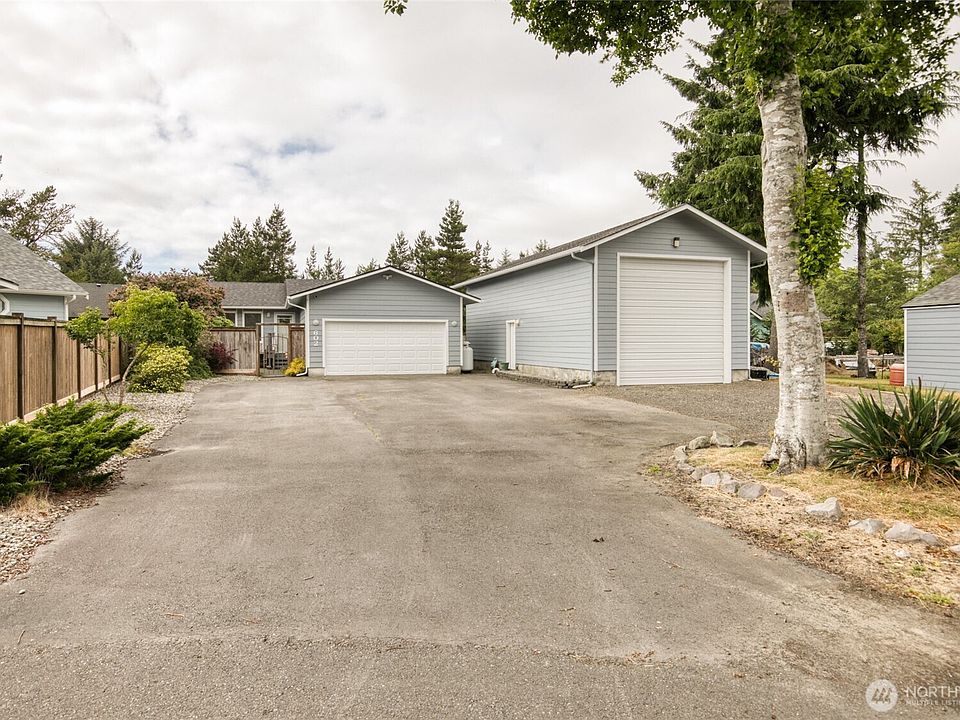 1st image of 602 Huckleberry Court SE