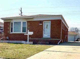 28029 Rockwood St, Saint Clair Shores, MI 48081
