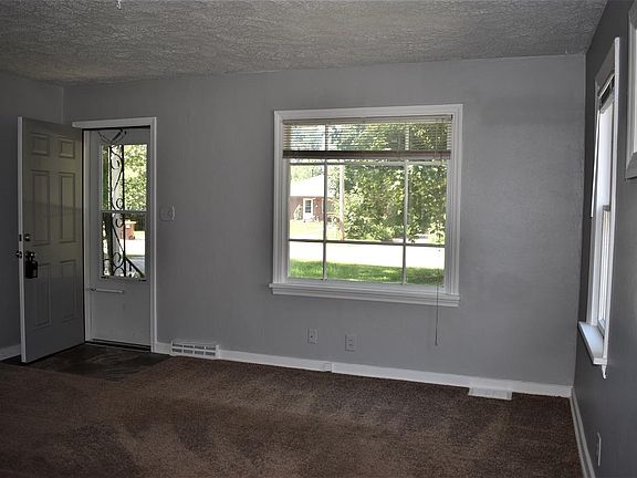 5th image of 309 Wallace Ave