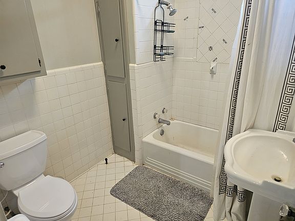 3rd image of 102 Mulberry St