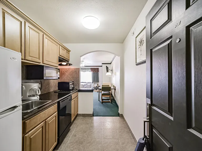 1025 Swanson St — Photo 7