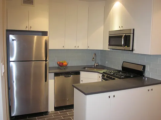 Rented by Metropolitan Equities | media 13