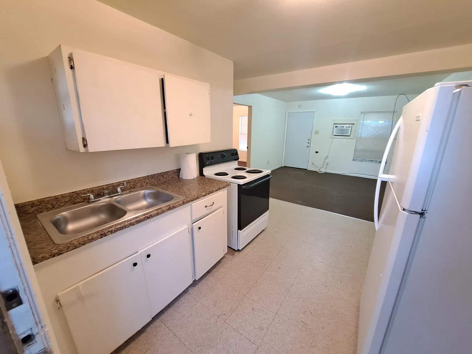 2 bed, 550 sqft, $925 — Photo 2