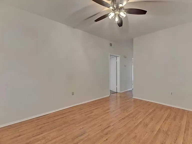 2801 Rio Grande St #106 — Photo 9