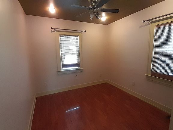 4th image of 316 43rd St SE