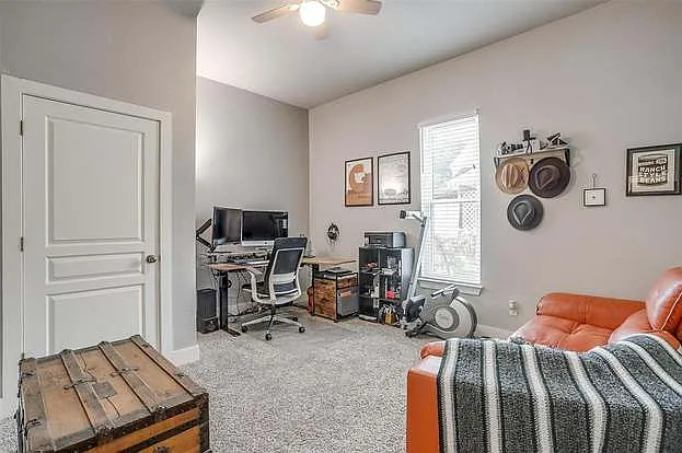 2905 S Jennings Ave — Photo 35