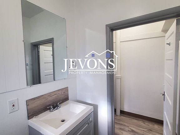 4th image of 704 N 2nd St #4