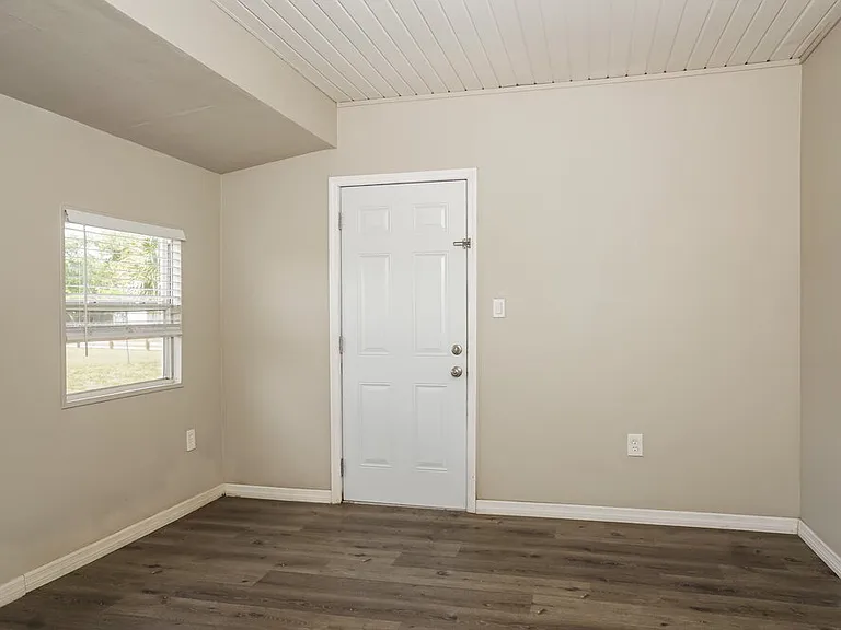 5362 Trekell St — Photo 11