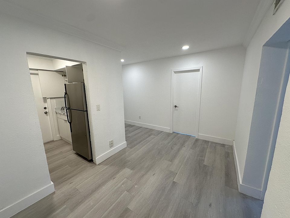 Living / Dining Area