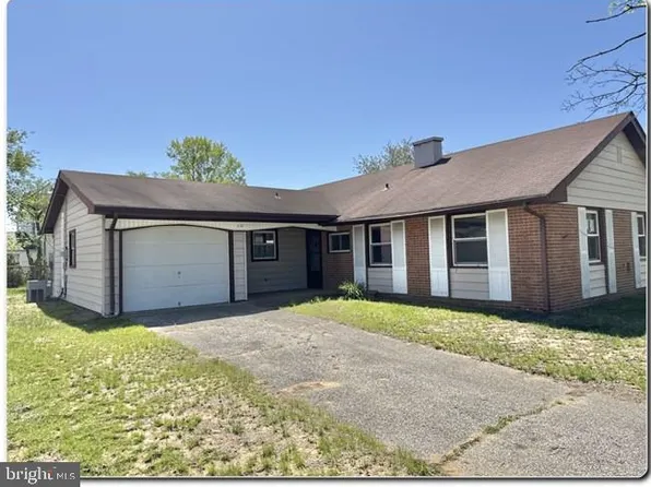 10 Bancroft Ln, Willingboro, NJ 08046