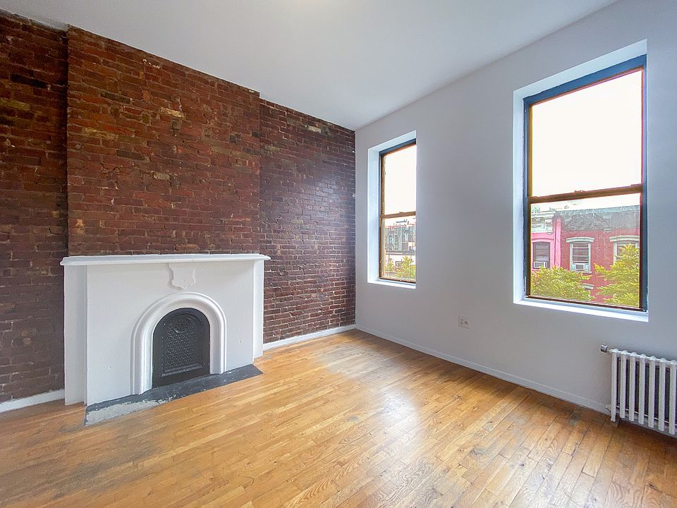 1st image of 215 E 5th St APT 10