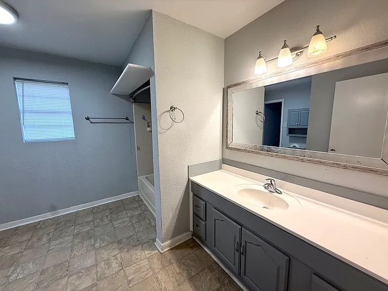 2 Ouida Cir — Photo 8