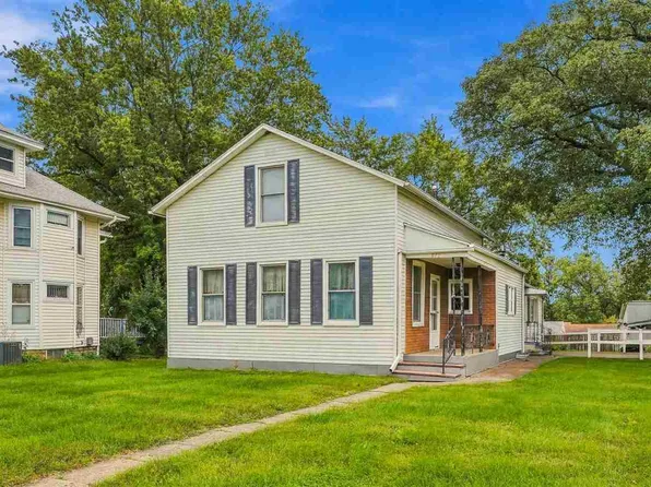 614 N Columbus St, West Liberty, IA 52776