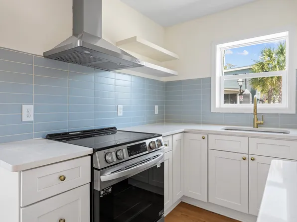 30 Isabella St, Charleston, SC 29403