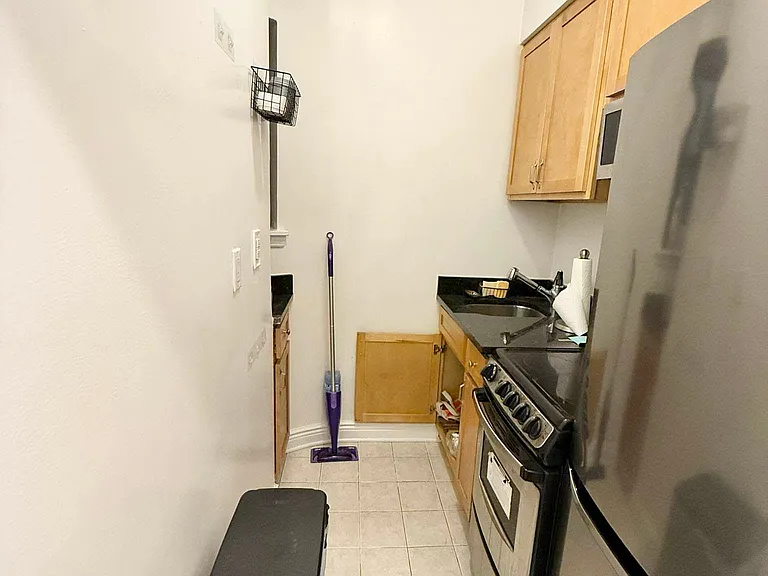 434 E 83rd St #3B — Photo 4