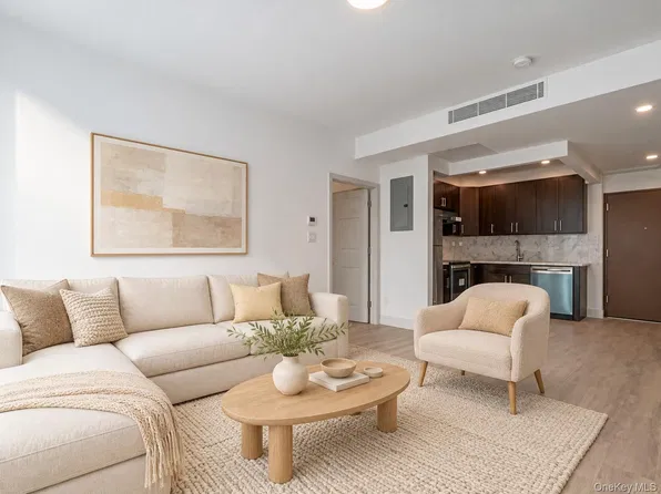88-56 162nd St #2D, Jamaica, NY 11432