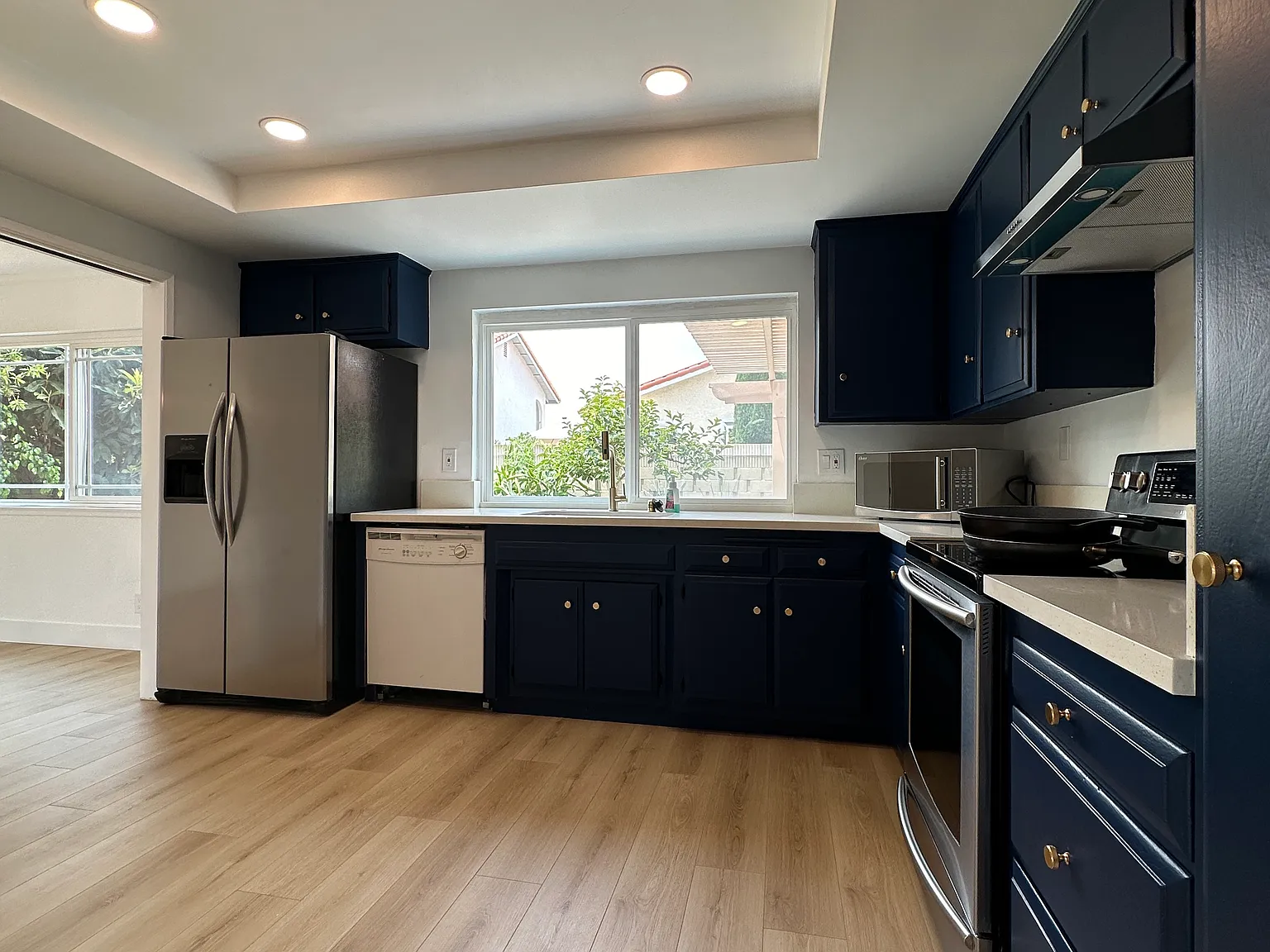 6 bed, 2318 sqft, $7,250 — Photo 3