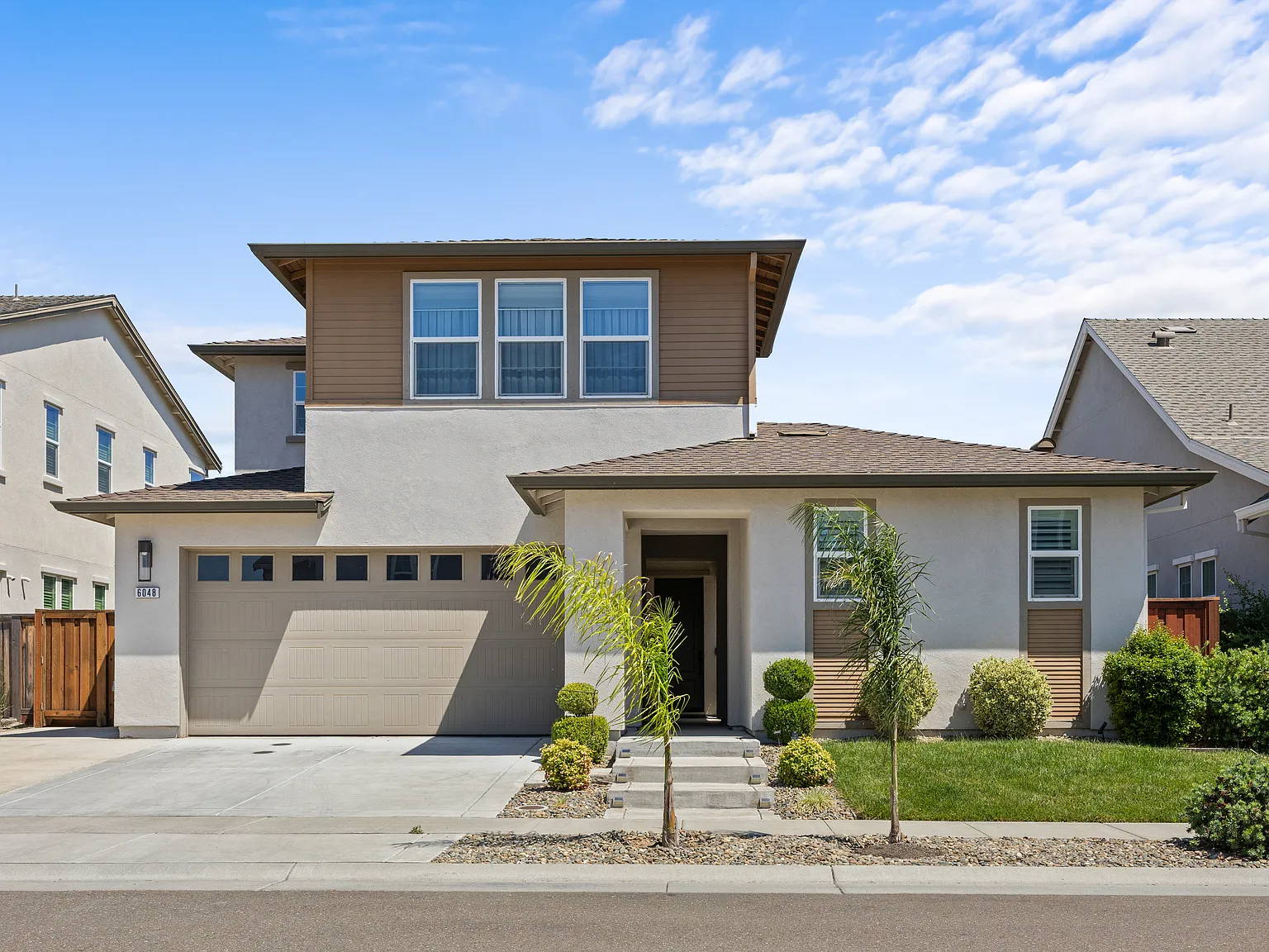 4 bed, 4.5 bath, 2835 sqft, $4,000 — Photo 2