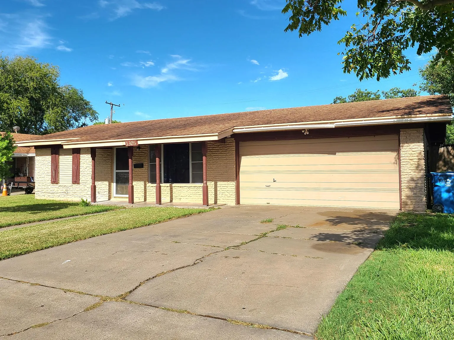 3 bed, 1041 sqft, $1,650 — Photo 2