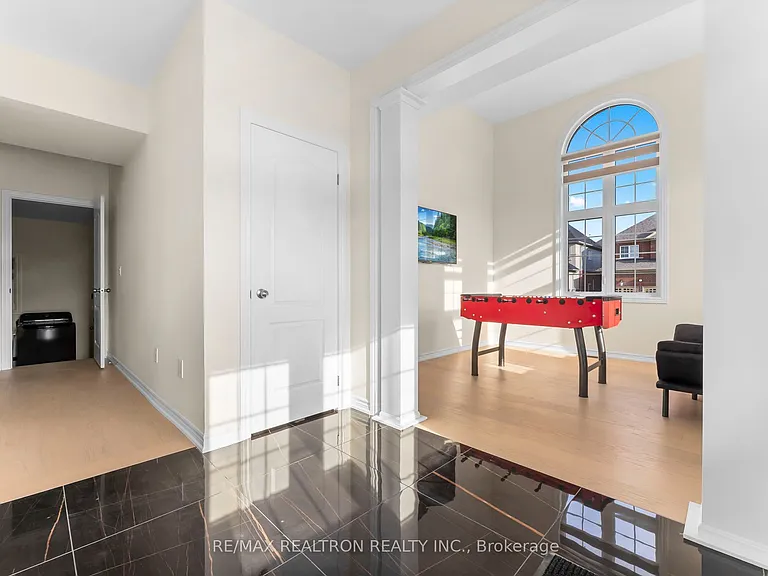 2 Heather Fullerton Ave — Photo 4
