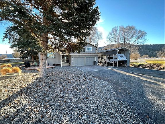 3rd image of 450 NE Orchard Ln