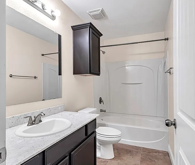 608 Memorial Ct — Photo 32