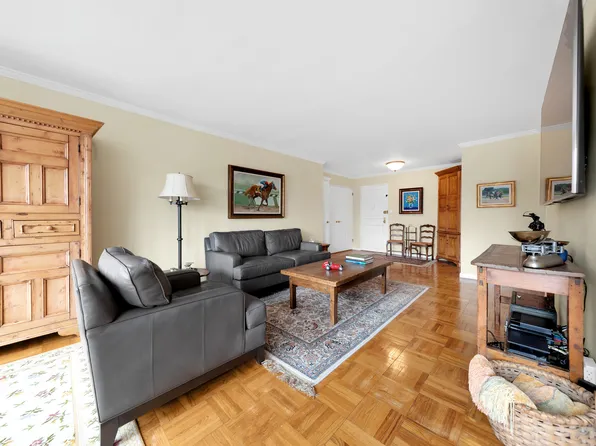 360 East 72nd Street image 2 of 15