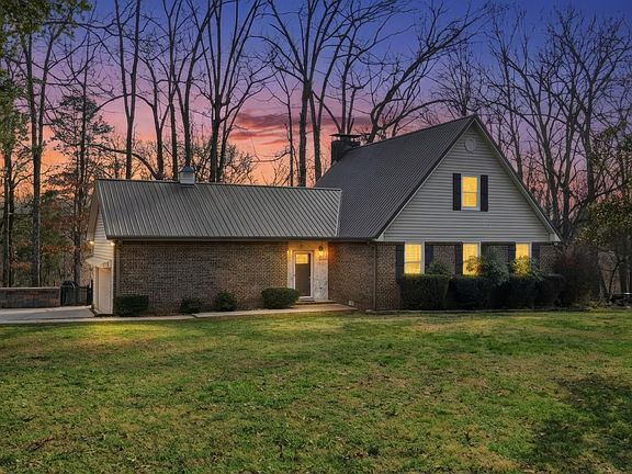 3rd image of 270 Wood Bluff Rd