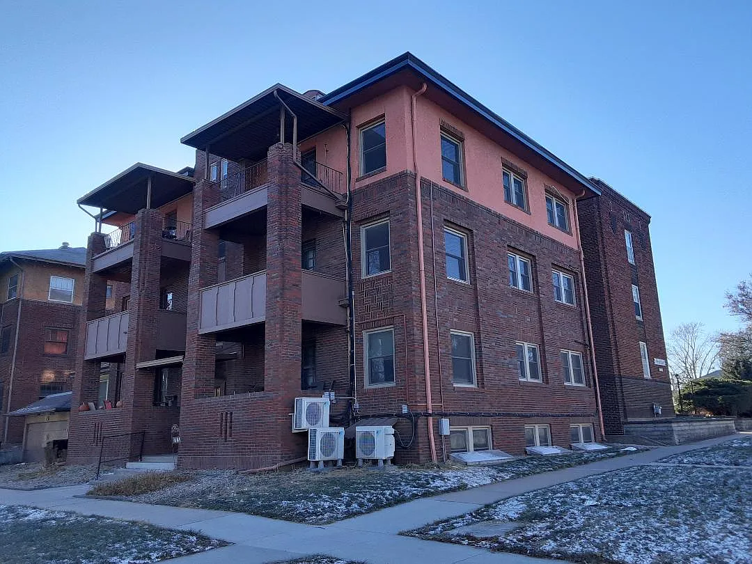 1 bed, 1000 sqft, $950 — Photo 2